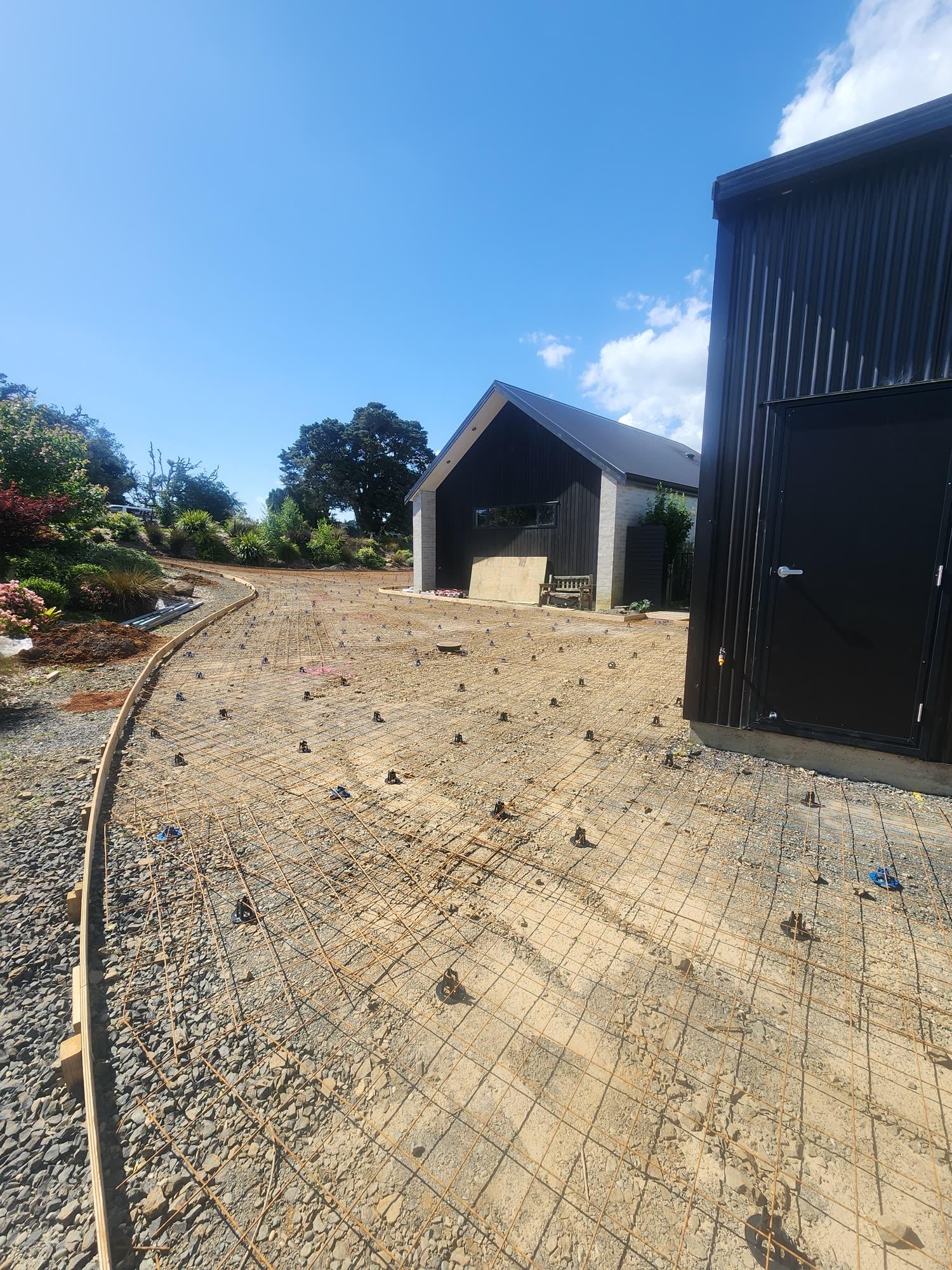 Concrete driveway and large hardstand pad: concrete preparation photo 09