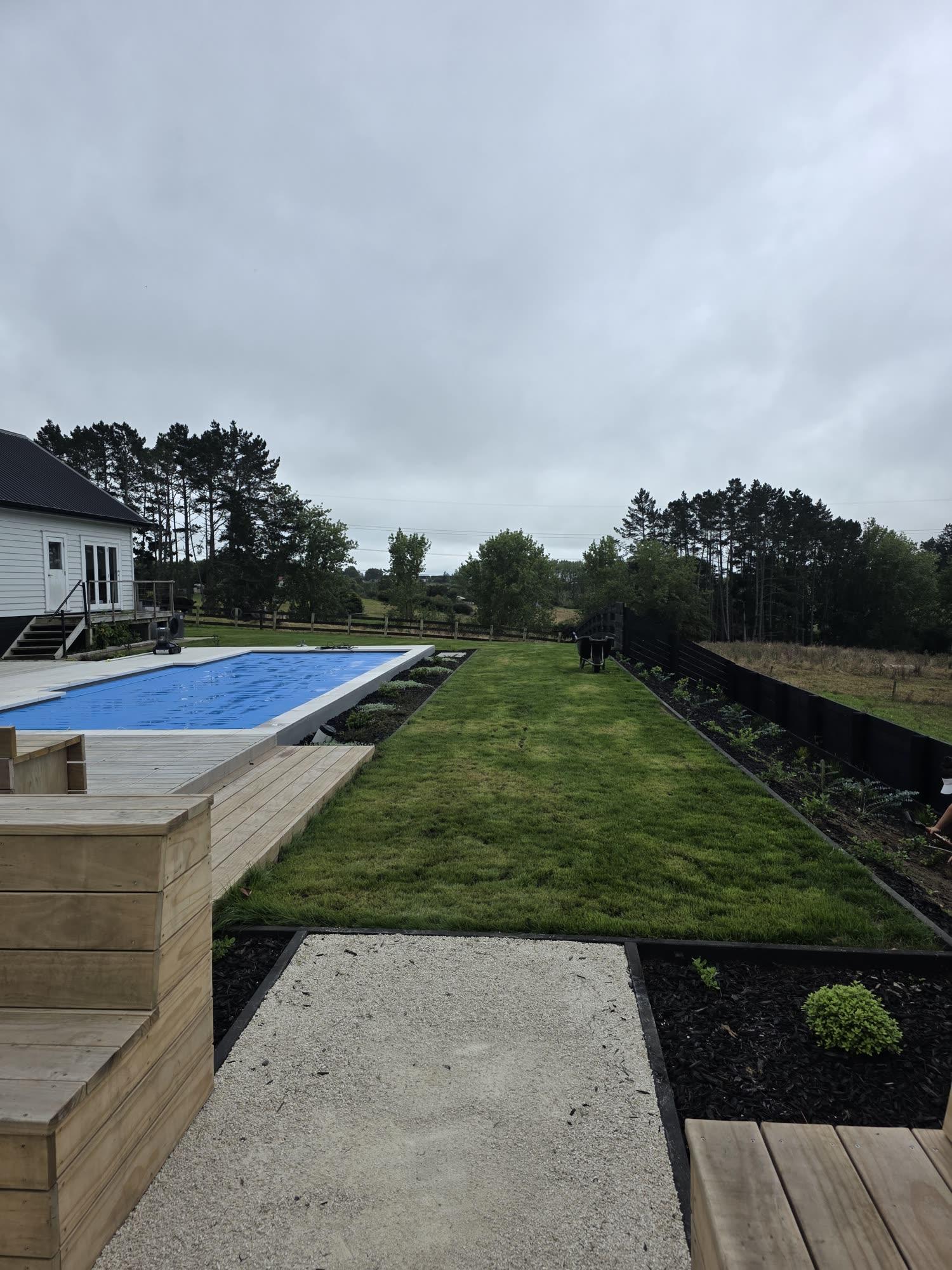 Property showcase reference images: finished landscape reference photo 02